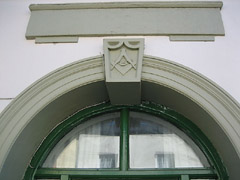 Masonic symbol over a window in the former Rutzen Arms