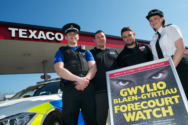 PCSO Jon Lewis, Karl Hewishon & Joe Clemence from the petrol station and Sgt Ellen Reeves