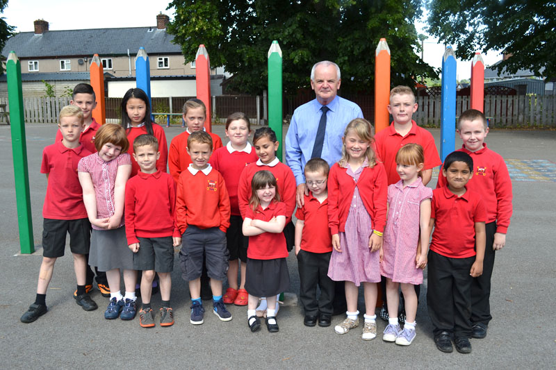 Welsh Icons News | Ysgol Borthyn say Goodbye to their Headteacher