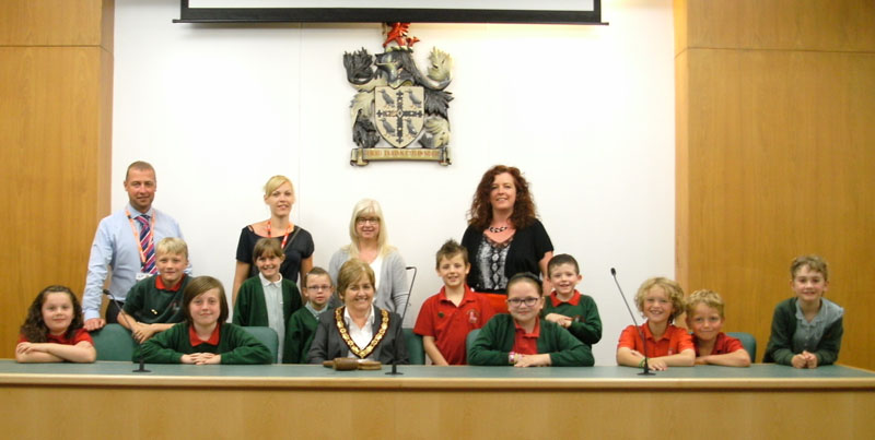 Governors, teachers and children from Ysgol Owen Jones with Chair of Flintshire County Council, Councillor Glenys Diskin