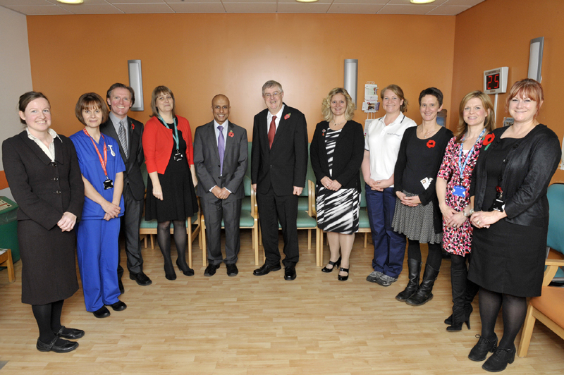 MINISTERIAL VISIT TO LAUNCH THE LEVEL 3 OBESITY CLINIC AT UHL MARK DRAKEFORD THE MINISTER FOR HEALTH & SOCIAL SERVICES, DR DEV DATTA, FIONA JENKINS AND THE MULTIDISCIPLINARY TEAM