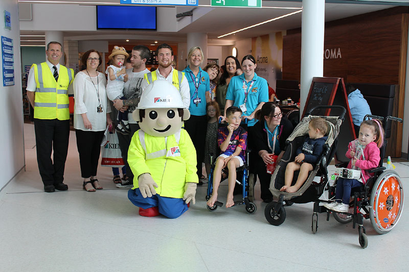 Patients in the Noah’s Ark Children’s Hospital for Wales with Kieron, mascot from Kier Construction
